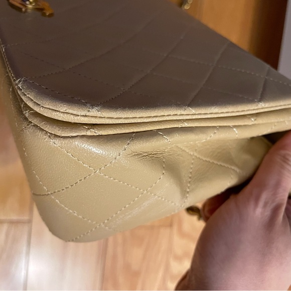 Chanel vintage beige single full flap 24k gold plated hardware with turn lock - Picture 8 of 13